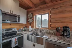 6331 Lake Pointe Wy, Sweet Home, OR 97345 - Photo 11