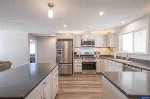 901 W Vine St, Lebanon, OR 97355 - Photo 7