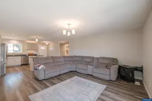 901 W Vine St, Lebanon, OR 97355 - Photo 15
