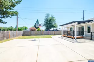 901 W Vine St, Lebanon, OR 97355 - Photo 35