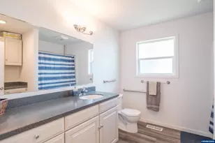 901 W Vine St, Lebanon, OR 97355 - Photo 27