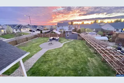 435 SE Belgian St, Sublimity, OR 97385 - Photo 9