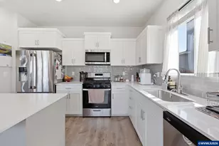 5461 Earth Pl NE, Salem, OR 97305 - Photo 17