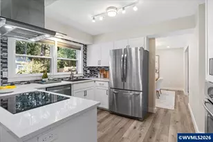 8685 SW Wilson Ln, Wilsonville, OR 97070 - Photo 11