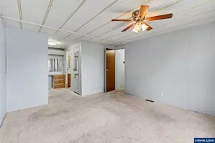 1418 Pine St NE, Silverton, OR 97381 - Photo 11