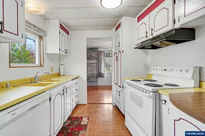 1418 Pine (#A) St NE, Silverton, OR 97381 - Photo 7