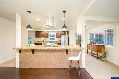 119 NE Kingwood Dr, McMinnville, OR 97128 - Photo 9