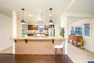 119 NE Kingwood Dr, McMinnville, OR 97128 - Photo 9