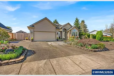 921 Hermanson St, Woodburn, OR 97071 - Photo 3