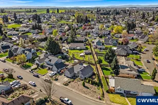 921 Hermanson St, Woodburn, OR 97071 - Photo 41