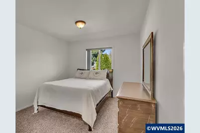 921 Hermanson St, Woodburn, OR 97071 - Photo 25