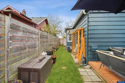 410 23rd St SE, Salem, OR 97301 - Photo 25