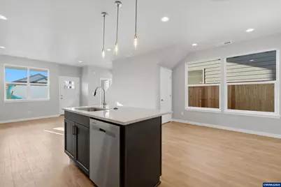 370 SE Shetterly Dr, Dallas, OR 97338 - Photo 5