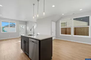 370 SE Shetterly Dr, Dallas, OR 97338 - Photo 5