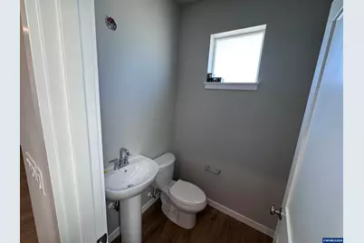 370 SE Shetterly Dr, Dallas, OR 97338 - Photo 9
