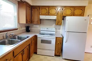 1975 Breakwood Cir SE, Albany, OR 97322 - Photo 9