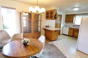 1975 Breakwood Cir SE, Albany, OR 97322 - Photo 7