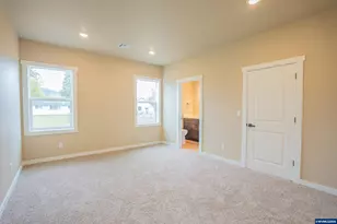 4537 Live Oak St, Sweet Home, OR 97386 - Photo 5