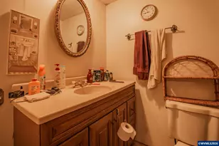 37174 Pony Rd, Lebanon, OR 97355 - Photo 9