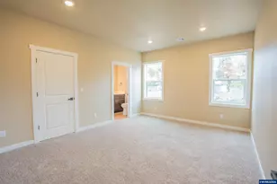 4527 Live Oak St, Sweet Home, OR 97386 - Photo 5