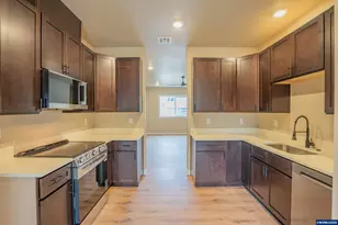 4527 Live Oak St, Sweet Home, OR 97386 - Photo 3