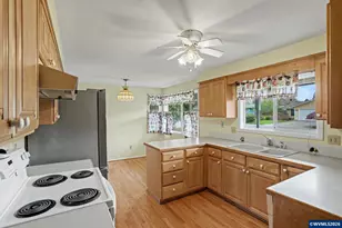 555 Sacre Ln N, Monmouth, OR 97361 - Photo 17