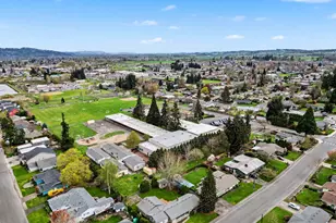 555 Sacre Ln N, Monmouth, OR 97361 - Photo 3