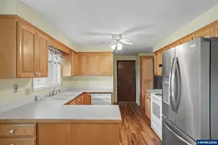 555 Sacre Ln N, Monmouth, OR 97361 - Photo 11