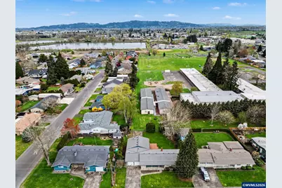 555 Sacre Ln N, Monmouth, OR 97361 - Photo 3