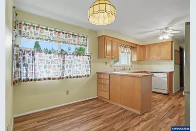 555 Sacre Ln N, Monmouth, OR 97361 - Photo 9
