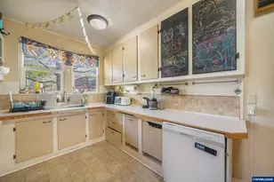 517 NW 16th St, Corvallis, OR 97330 - Photo 9