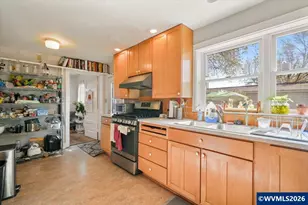 227 SW 7th St, Corvallis, OR 97333 - Photo 13