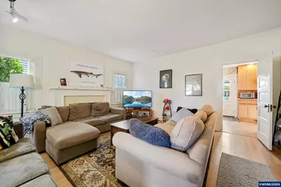 227 SW 7th St, Corvallis, OR 97333 - Photo 5