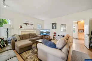 227 SW 7th St, Corvallis, OR 97333 - Photo 5