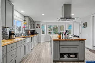 1450 Beaumont Dr NW, Salem, OR 97304 - Photo 15