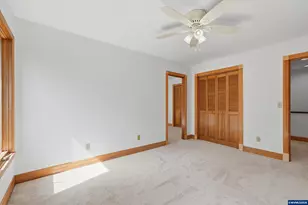 7025 SW Windemere Lp, Portland, OR 97225 - Photo 17