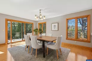 7025 SW Windemere Lp, Portland, OR 97225 - Photo 11