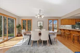 7025 SW Windemere Lp, Portland, OR 97225 - Photo 13