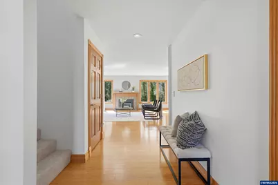 7025 SW Windemere Lp, Portland, OR 97225 - Photo 3