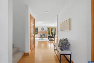 7025 SW Windemere Lp, Portland, OR 97225 - Photo 3