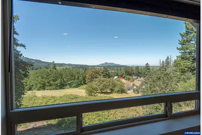 30626 W View Dr, Lebanon, OR 97355 - Photo 11