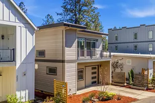 2042 Village Center Dr SE, Salem, OR 97302 - Photo 1