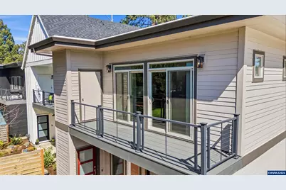 2042 Village Center Dr SE, Salem, OR 97302 - Photo 5