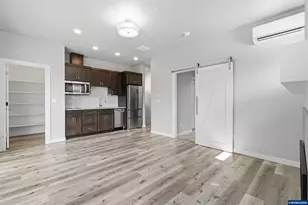 2042 Village Center Dr SE, Salem, OR 97302 - Photo 11