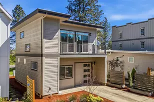 2042 Village Center Dr SE, Salem, OR 97302 - Photo 1