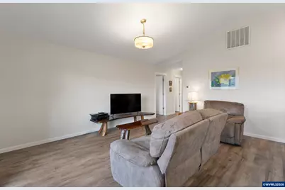 2045 SE Academy St, Dallas, OR 97338 - Photo 7