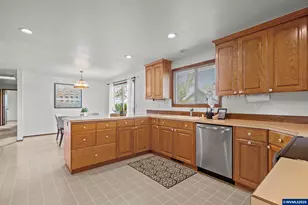 38565 Robinson Dr, Scio, OR 97374 - Photo 9