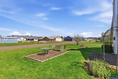 834 Cessna Dr, Independence, OR 97351 - Photo 23