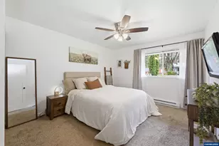 239 NE Azalea Dr, Corvallis, OR 97330 - Photo 17