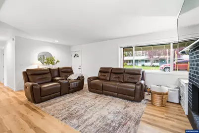 239 NE Azalea Dr, Corvallis, OR 97330 - Photo 9